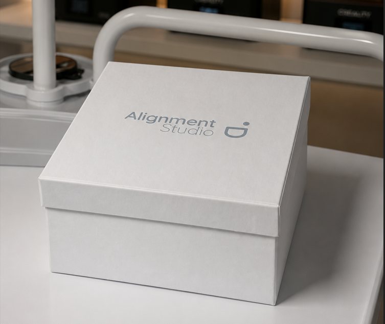 Caja de Alignment Studio en blanco mate
